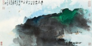 LOT 1385 張大千，《廬山鄱陽湖圖》，潑彩紙本，鏡框，一九七九年作 Zhang Daqian, Verdant Mountains Along Misty Stream, splashed colour on paper, framed, 1979 Estimiated: HK$ 3,500,000 - 5,000,000 Result: HK$ 5,520,000 (703,800 USD)